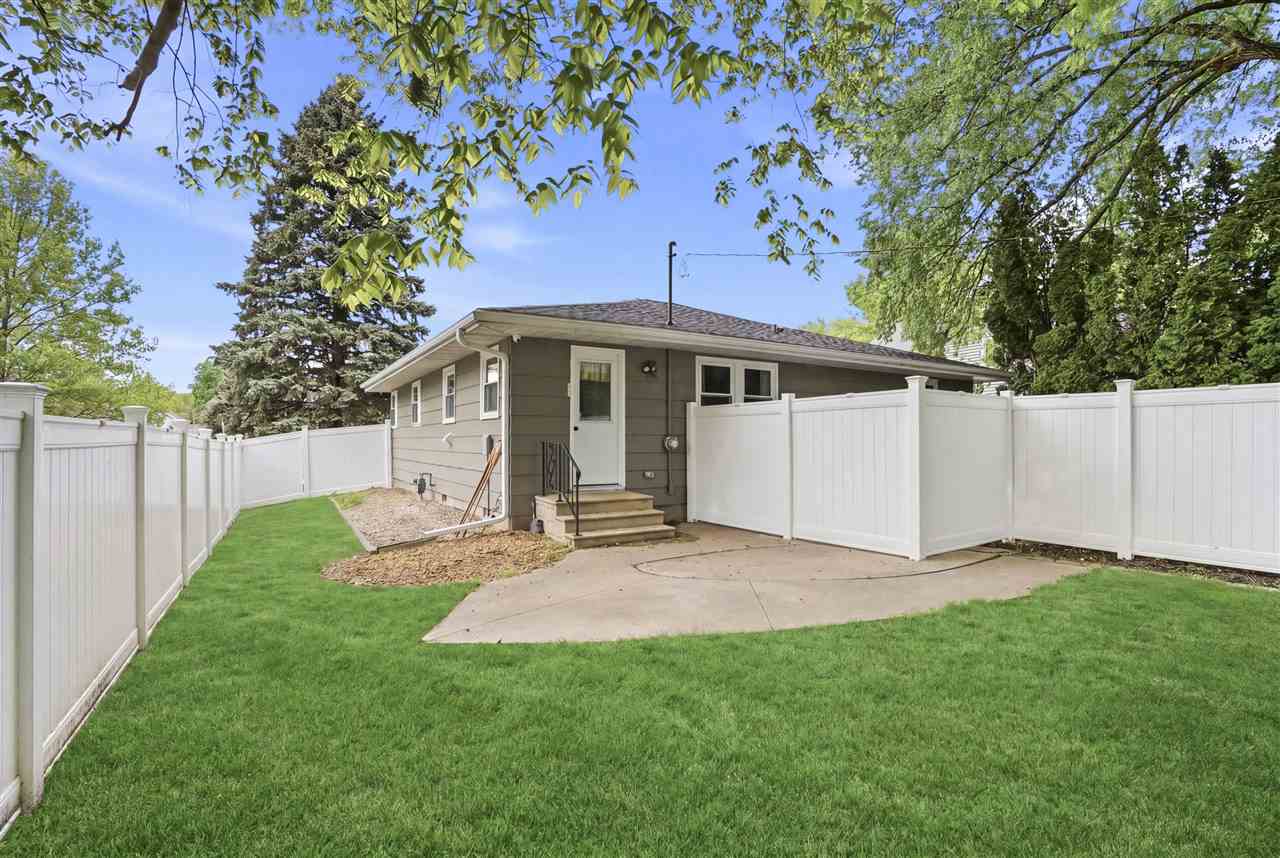 1009 E 2nd Street Washington IA 52353
