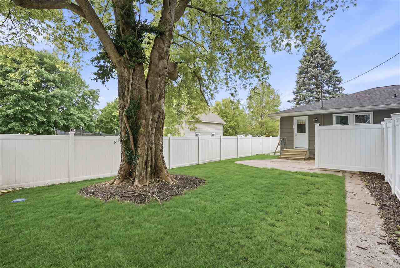 1009 E 2nd Street Washington IA 52353
