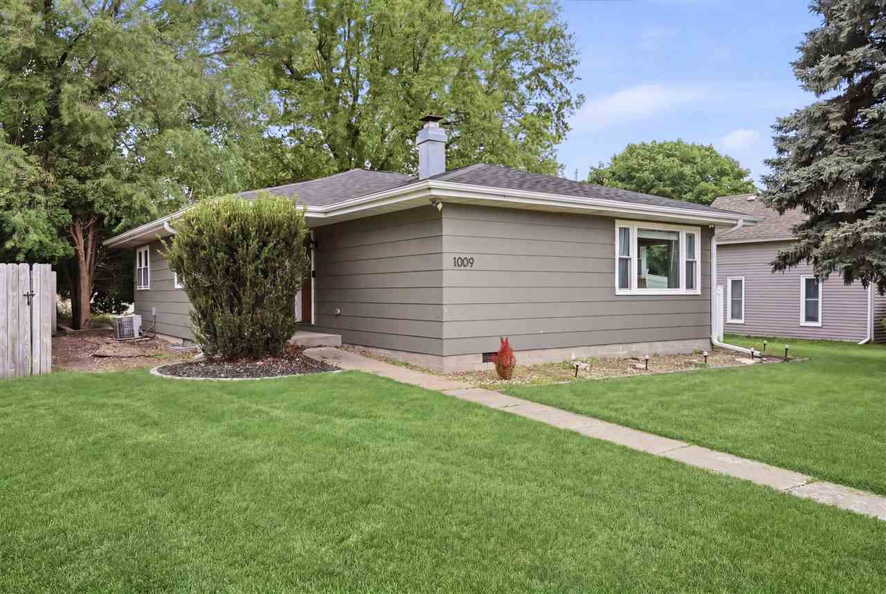 1009 E 2nd Street Washington IA 52353