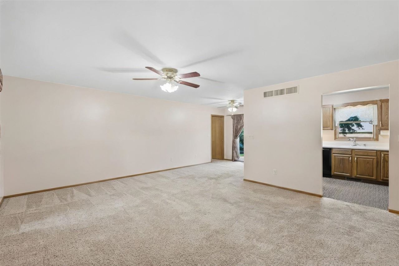 1406 N 2nd Avenue Washington IA 52353