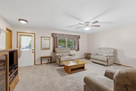 1406 N 2nd Avenue Washington IA 52353