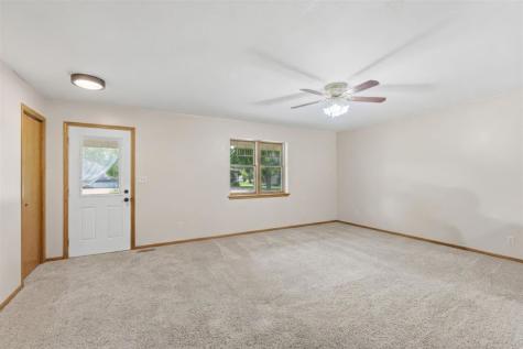 1406 N 2nd Avenue Washington IA 52353
