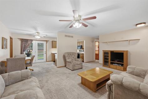 1406 N 2nd Avenue Washington IA 52353
