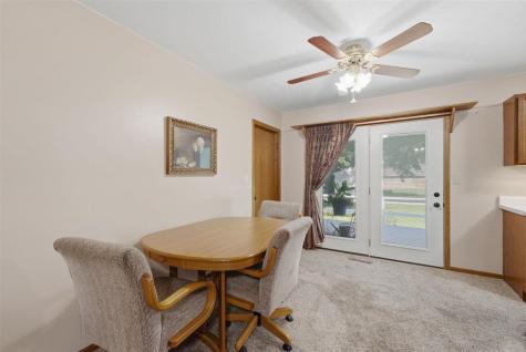 1406 N 2nd Avenue Washington IA 52353