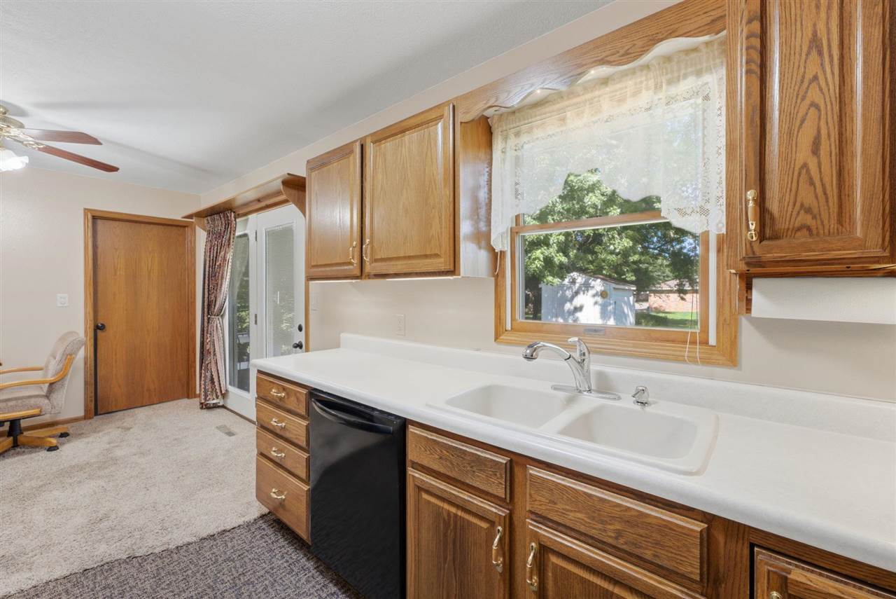 1406 N 2nd Avenue Washington IA 52353