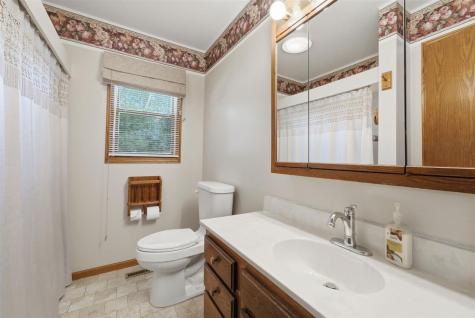 1406 N 2nd Avenue Washington IA 52353