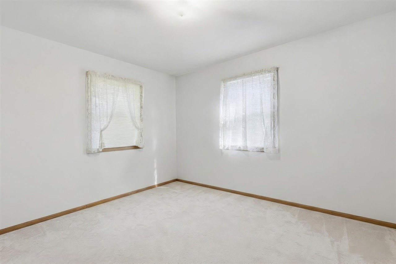 1406 N 2nd Avenue Washington IA 52353