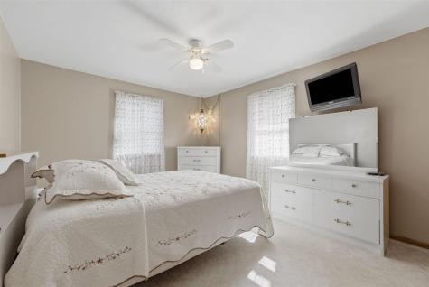 1406 N 2nd Avenue Washington IA 52353