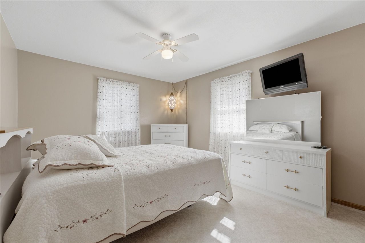 1406 N 2nd Avenue Washington IA 52353