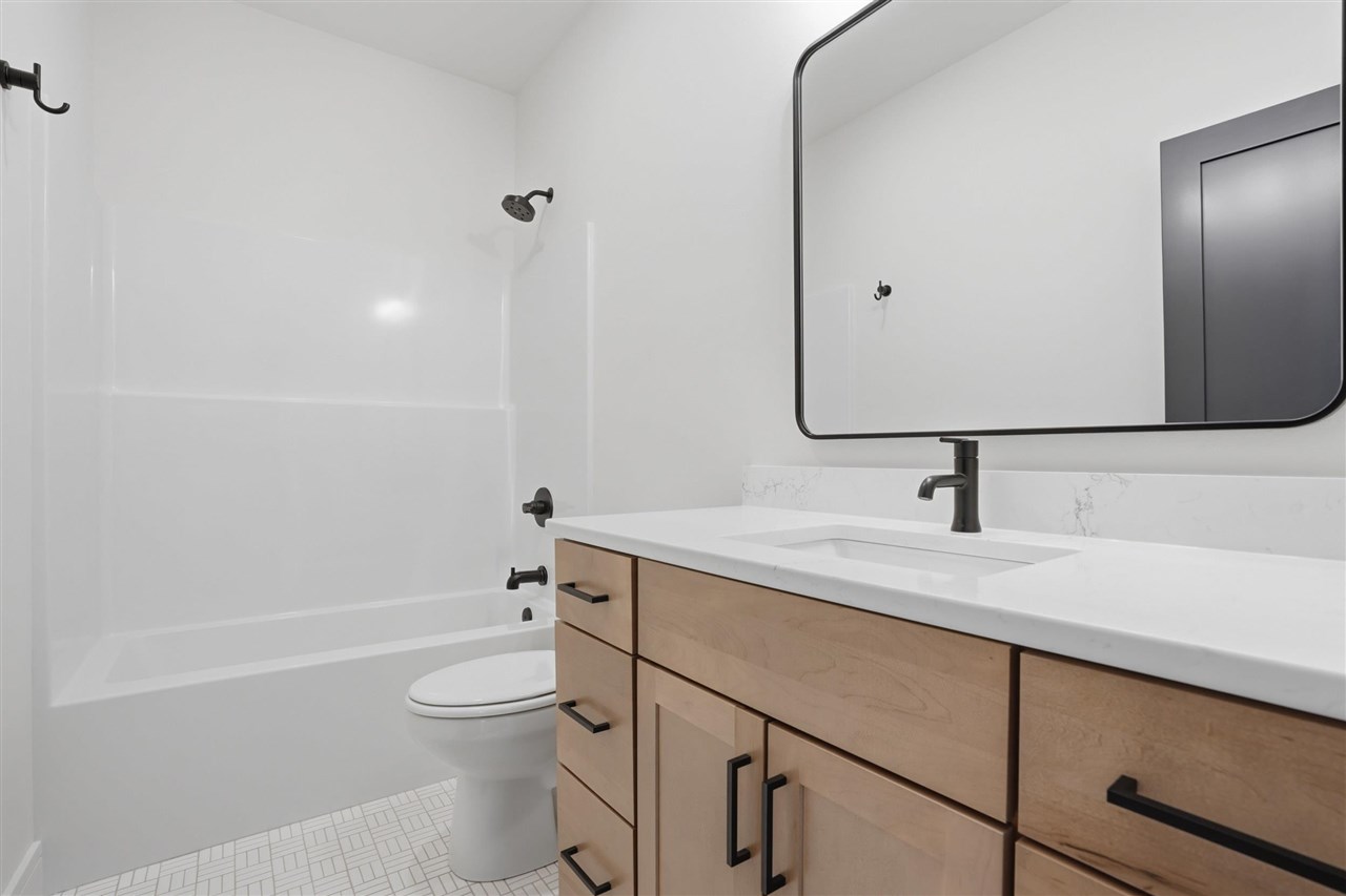 411 Macbride Trail Solon IA 52333