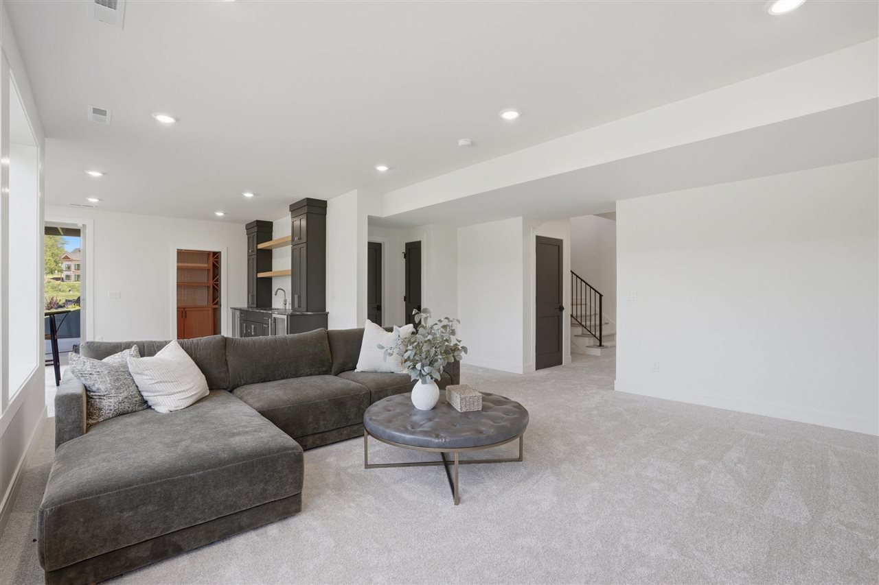 411 Macbride Trail Solon IA 52333