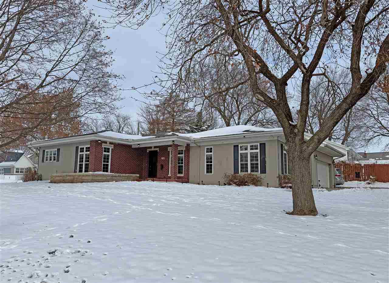 1108 E 3rd Street Anamosa IA 52205