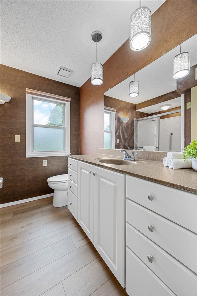 1108 E 3rd Street Anamosa IA 52205