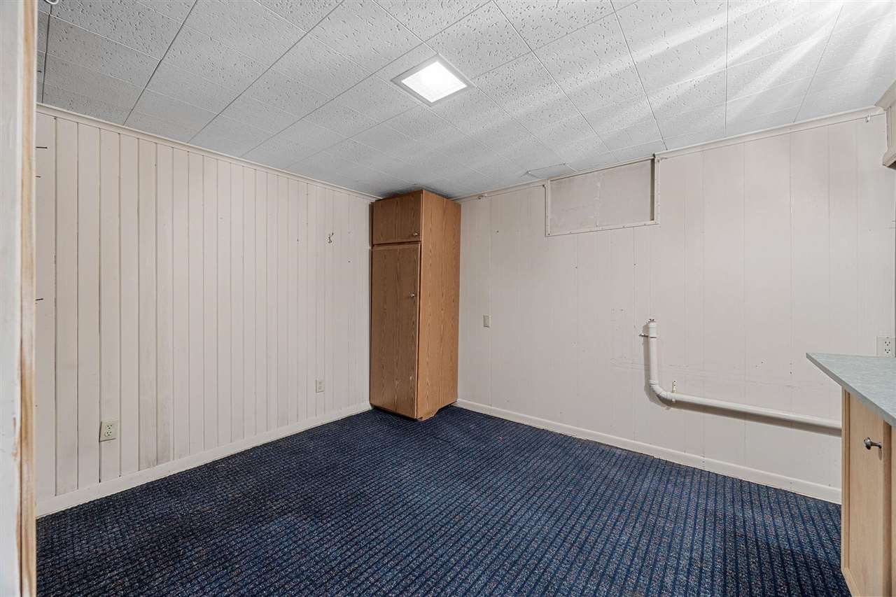 1108 E 3rd Street Anamosa IA 52205