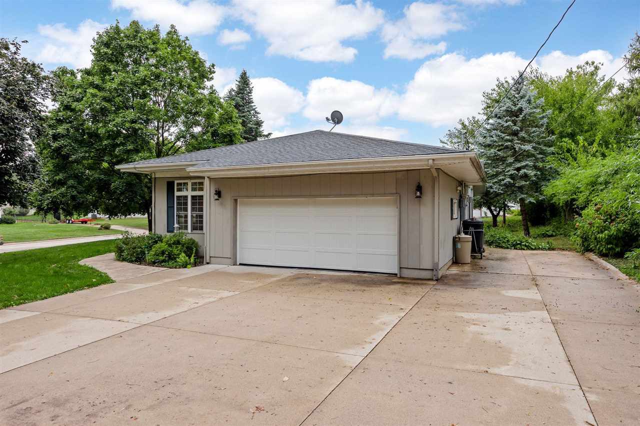 1108 E 3rd Street Anamosa IA 52205