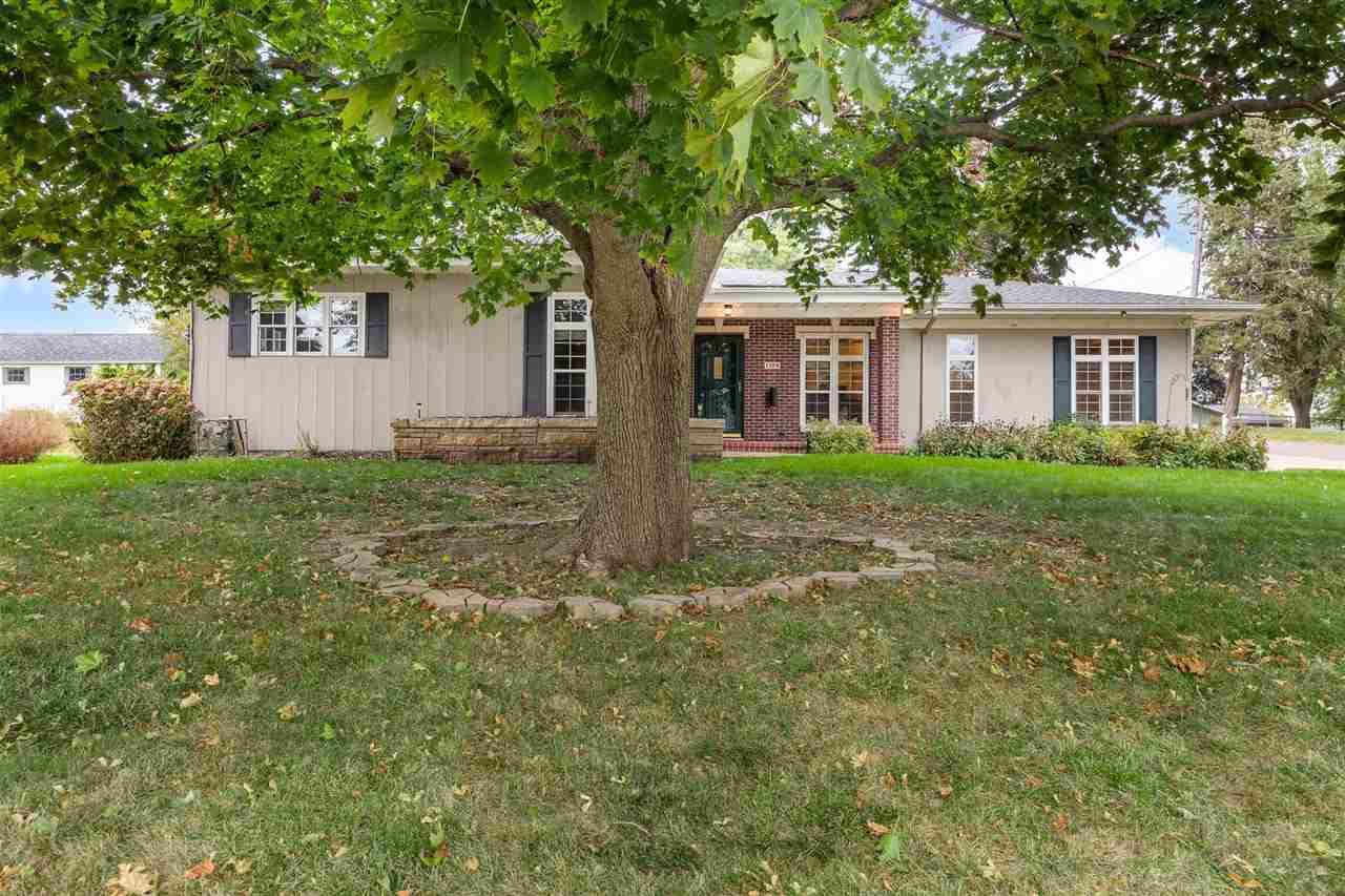 1108 E 3rd Street Anamosa IA 52205