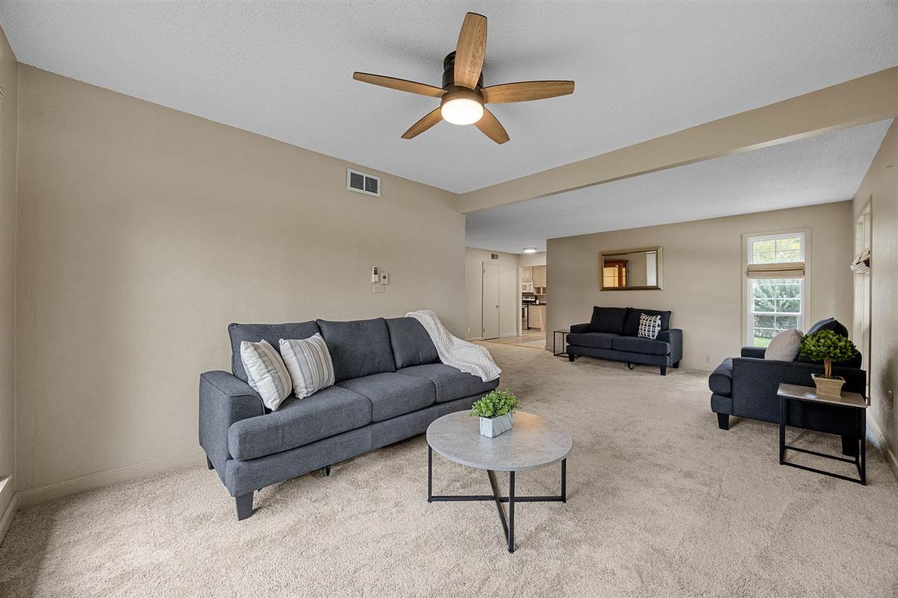 1108 E 3rd Street Anamosa IA 52205