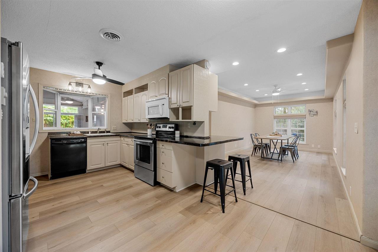 1108 E 3rd Street Anamosa IA 52205