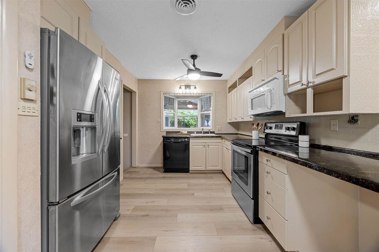 1108 E 3rd Street Anamosa IA 52205