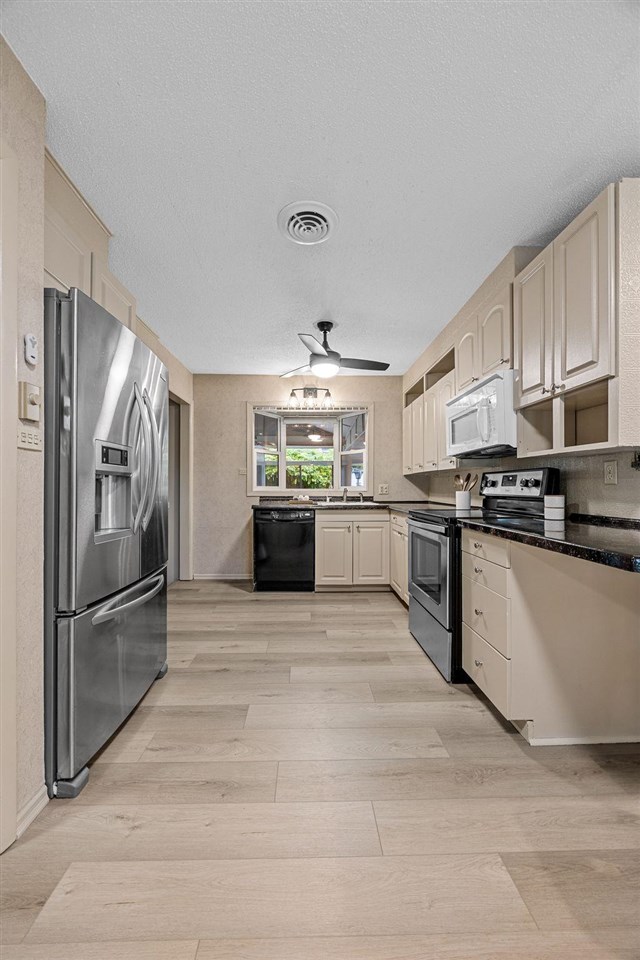 1108 E 3rd Street Anamosa IA 52205