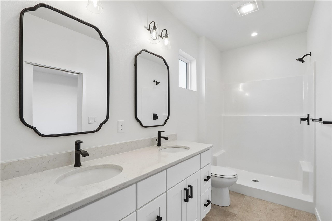 1010 Linden Lane Ely IA 52227