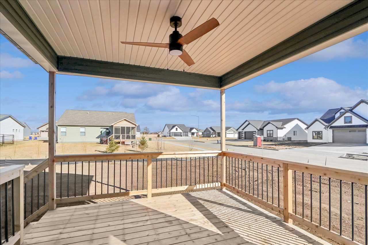1010 Linden Lane Ely IA 52227