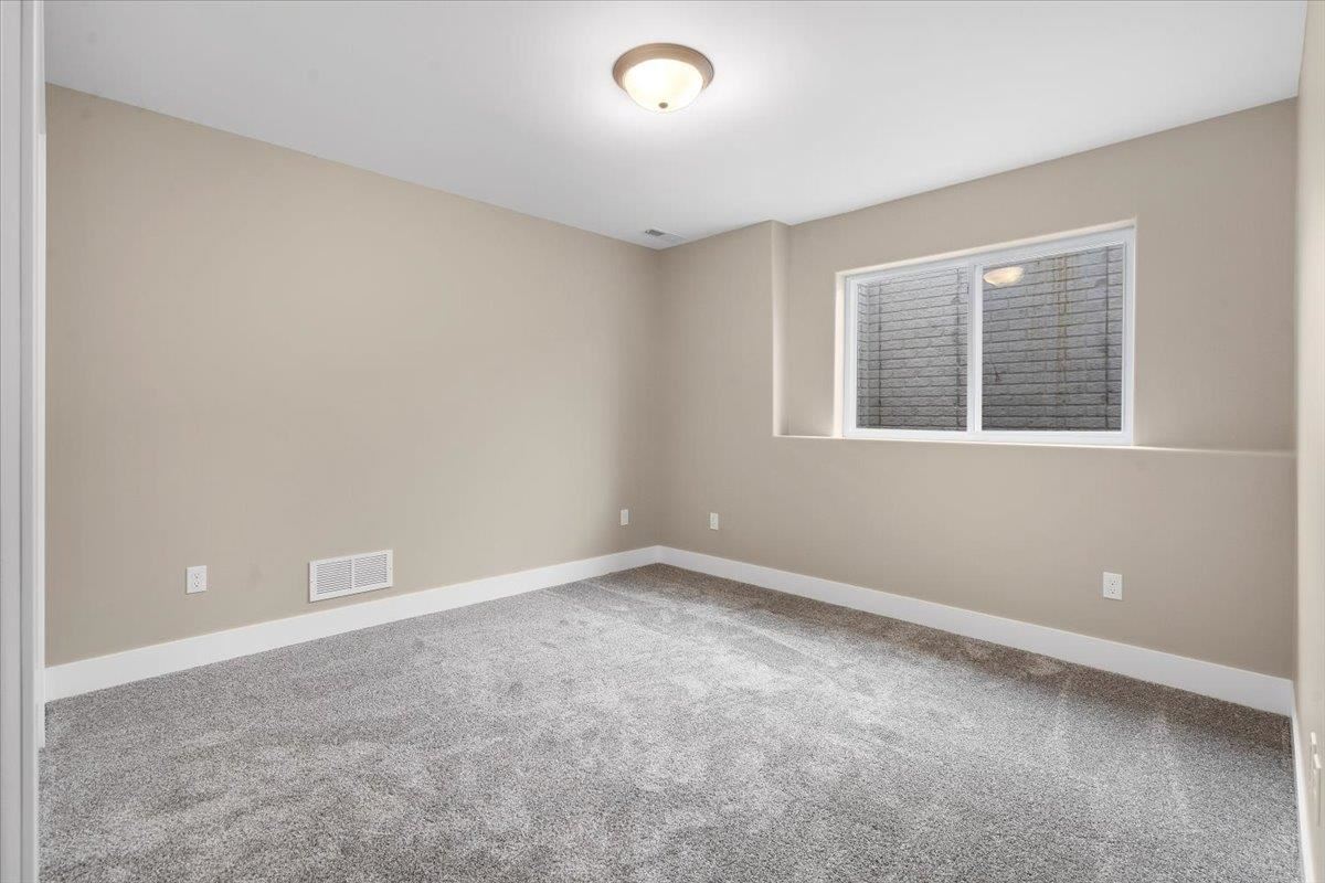 100 S Seven Oaks North Liberty IA 52317