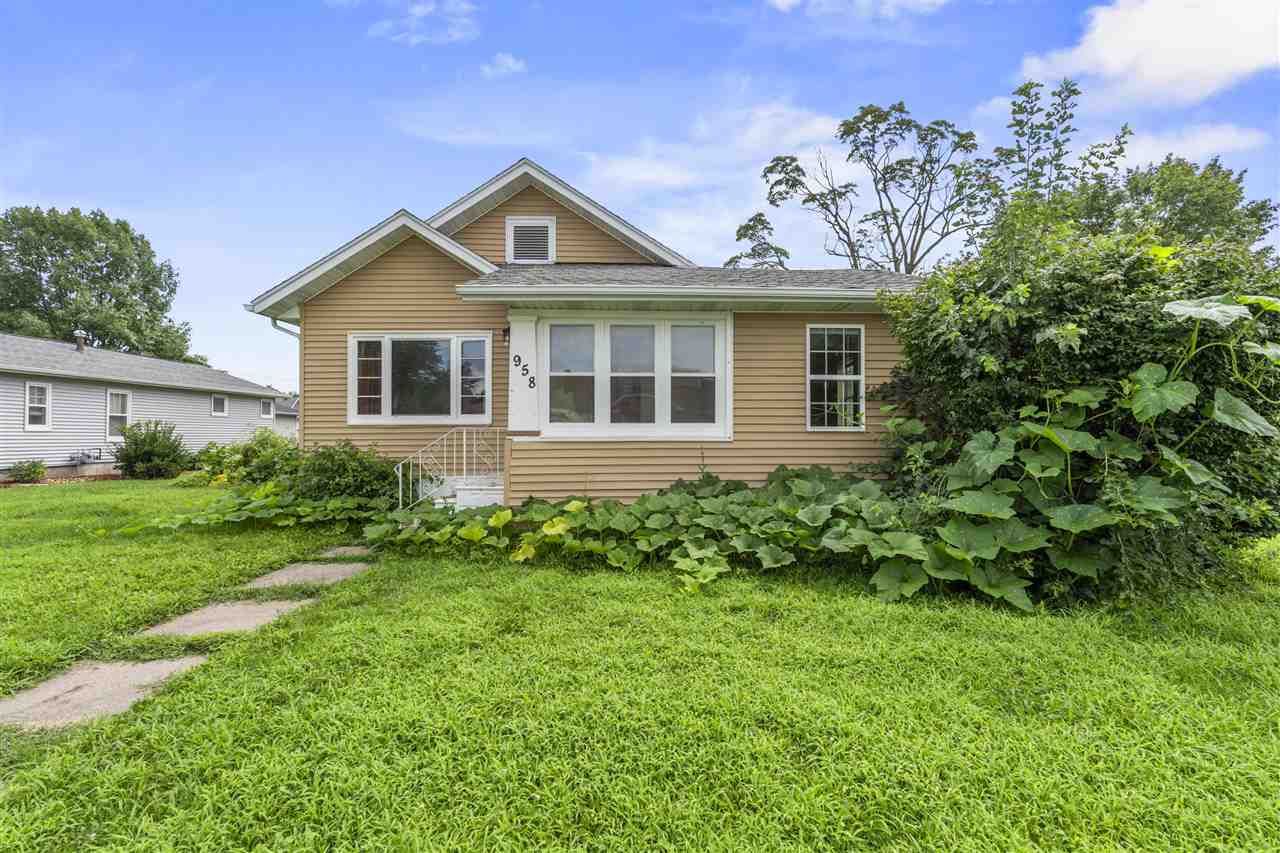 958 S Iowa Avenue Washington IA 52353