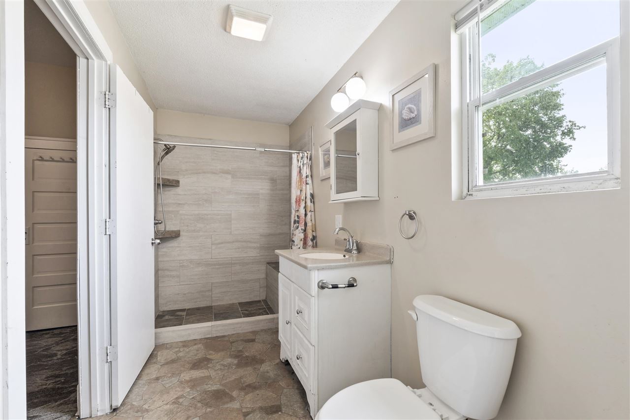 958 S Iowa Avenue Washington IA 52353