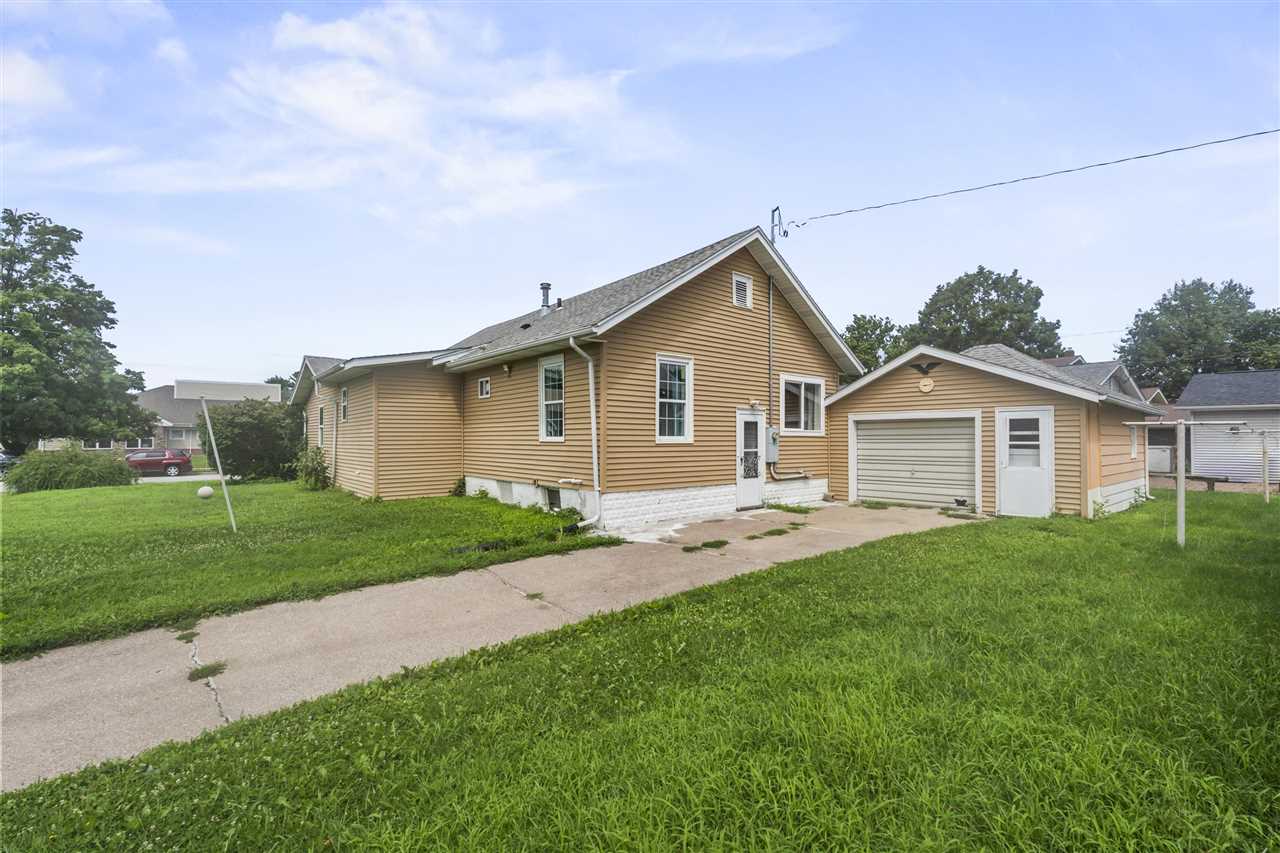 958 S Iowa Avenue Washington IA 52353