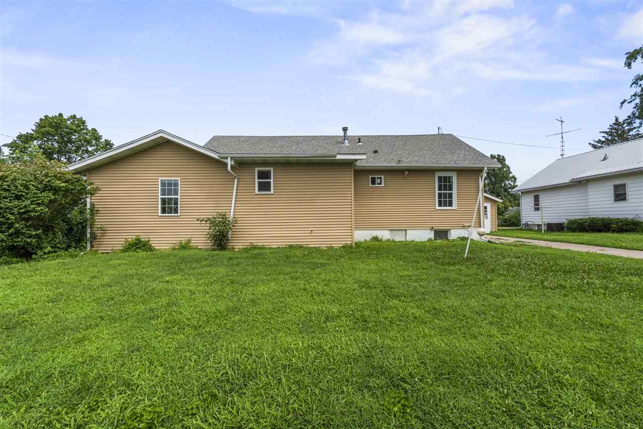 958 S Iowa Avenue Washington IA 52353
