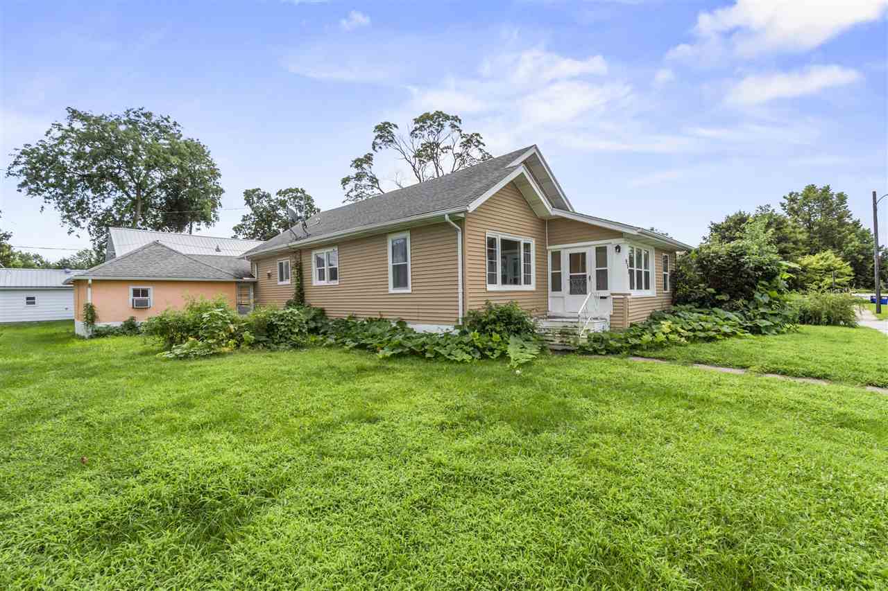 958 S Iowa Avenue Washington IA 52353