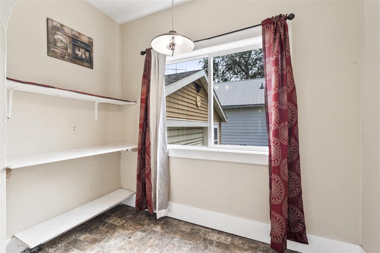 958 S Iowa Avenue Washington IA 52353