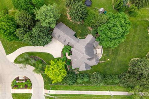 20 Cherry Lane NE Iowa City IA 52240