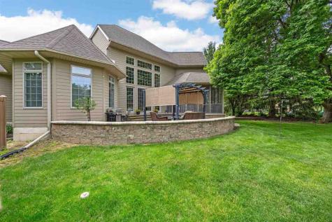 20 Cherry Lane NE Iowa City IA 52240