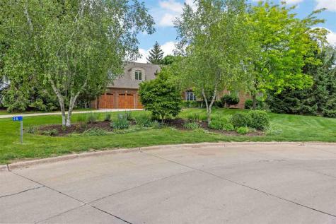 20 Cherry Lane NE Iowa City IA 52240