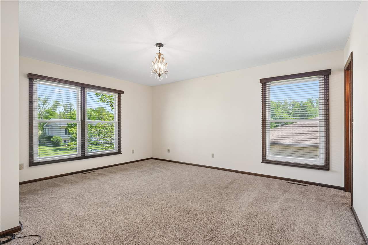 5201 Broadlawn Drive SE Cedar Rapids IA 52403