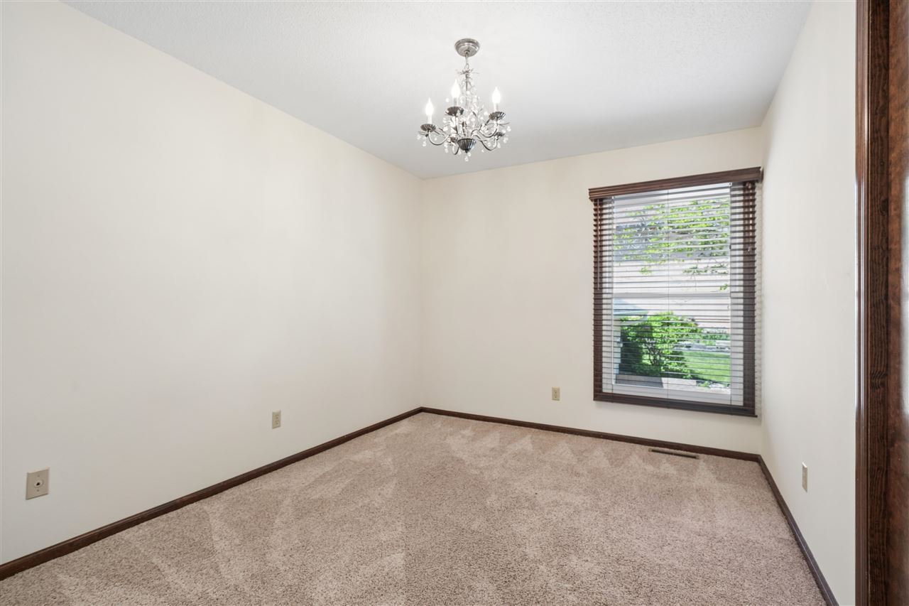 5201 Broadlawn Drive SE Cedar Rapids IA 52403