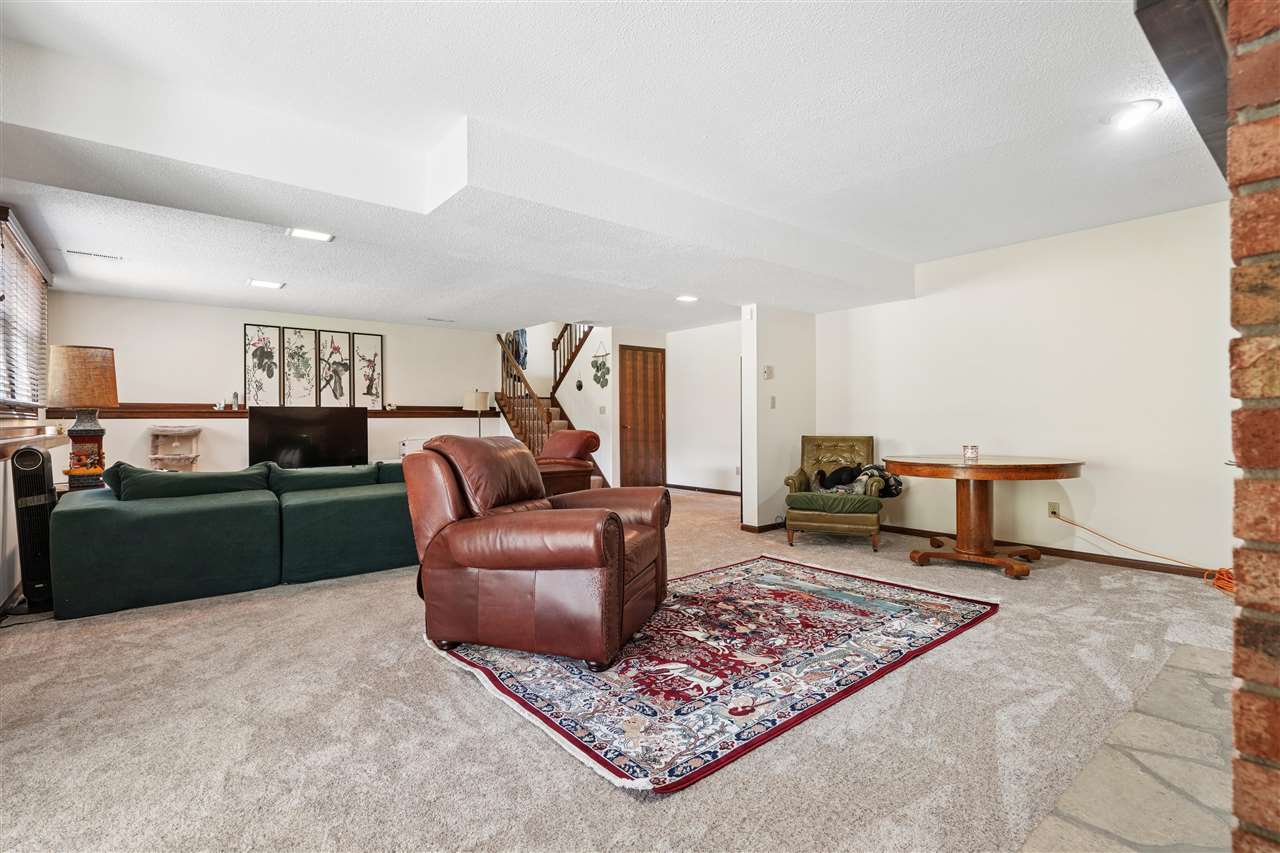 5201 Broadlawn Drive SE Cedar Rapids IA 52403