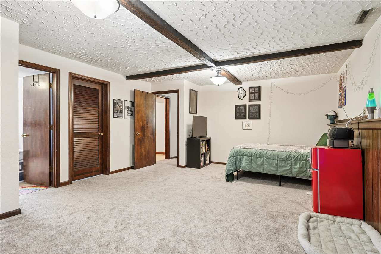 5201 Broadlawn Drive SE Cedar Rapids IA 52403