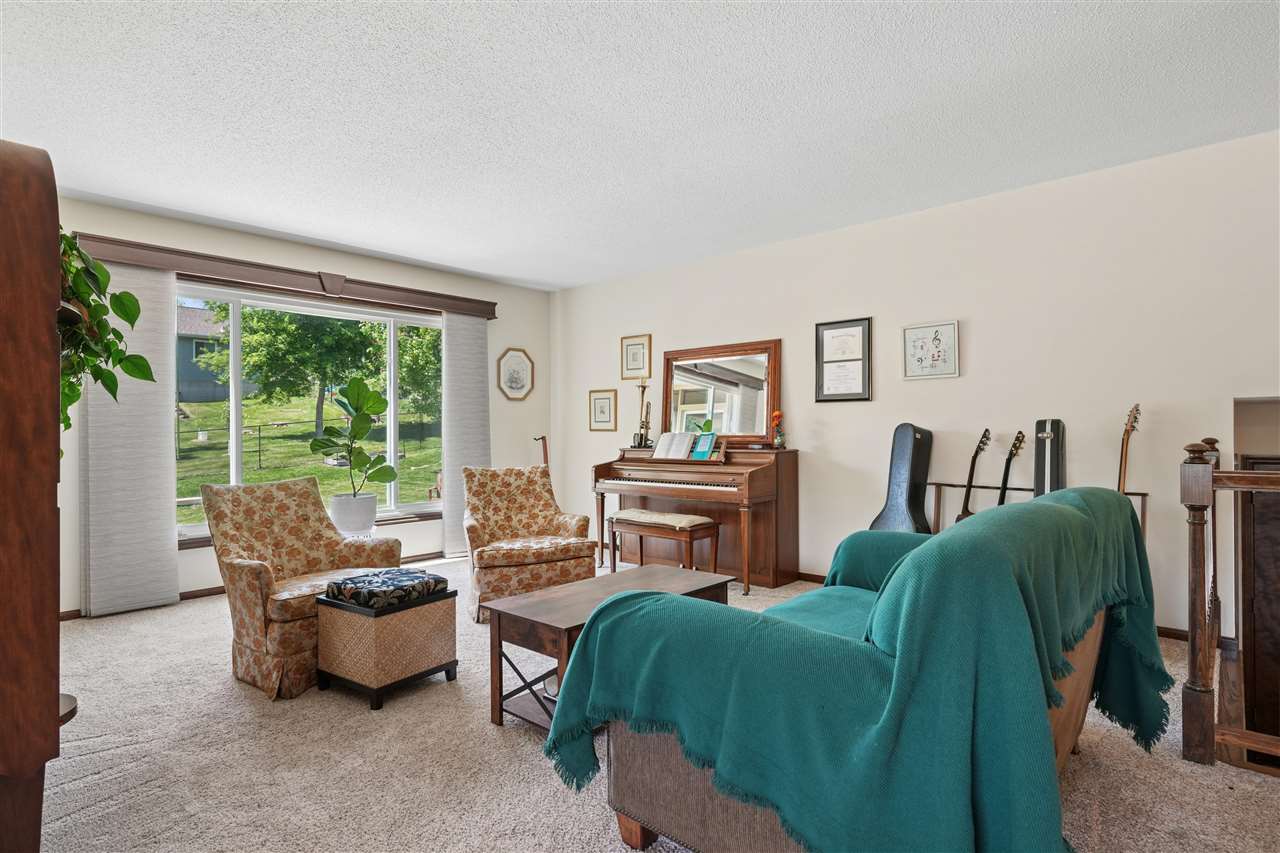 5201 Broadlawn Drive SE Cedar Rapids IA 52403