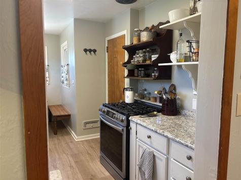 1818 NW B Avenue Cedar Rapids IA 52405