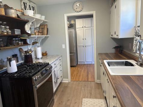 1818 NW B Avenue Cedar Rapids IA 52405