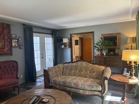 1818 NW B Avenue Cedar Rapids IA 52405
