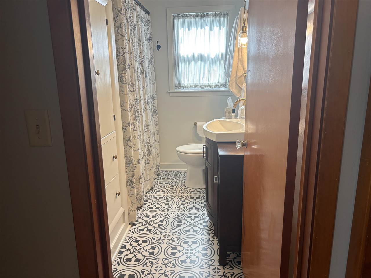 1818 NW B Avenue Cedar Rapids IA 52405