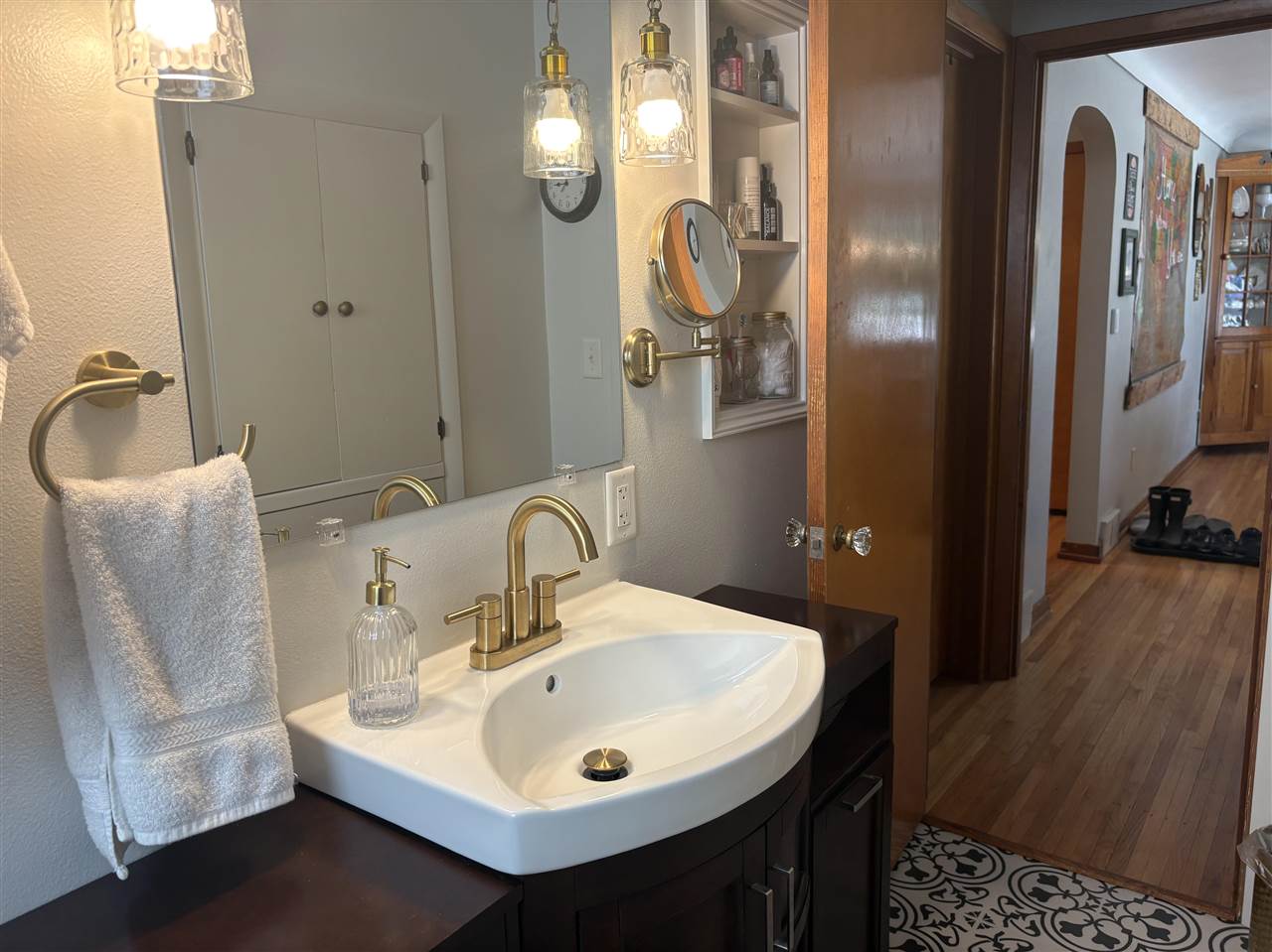 1818 NW B Avenue Cedar Rapids IA 52405