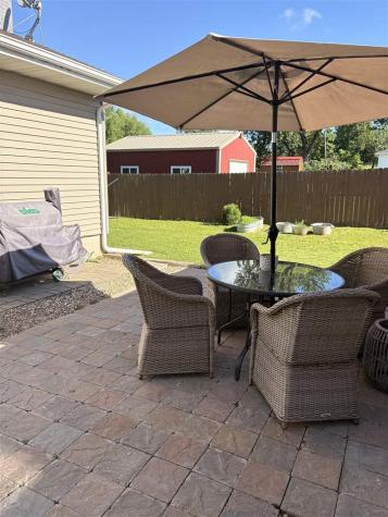 1818 NW B Avenue Cedar Rapids IA 52405
