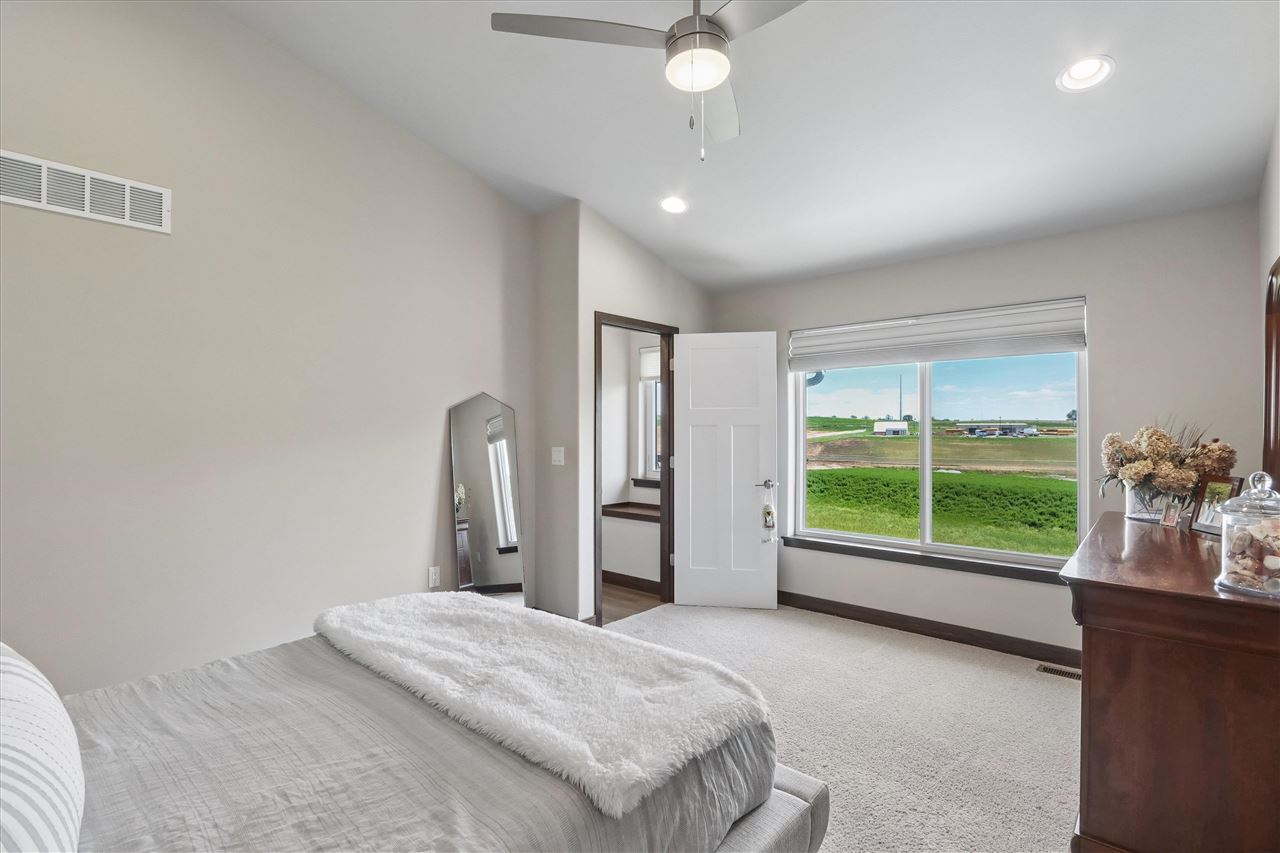 712 Creekside Drive Tiffin IA 52340