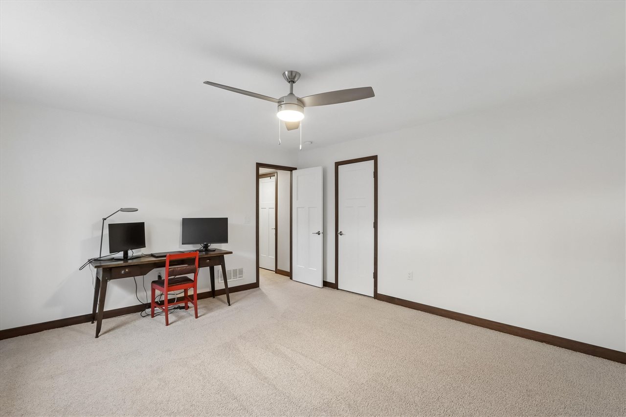 712 Creekside Drive Tiffin IA 52340