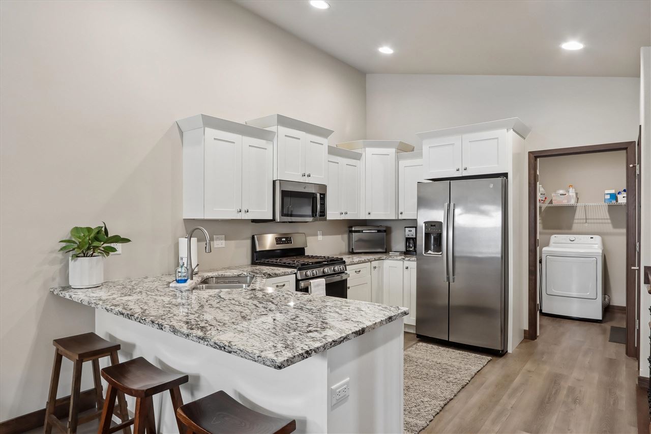 712 Creekside Drive Tiffin IA 52340